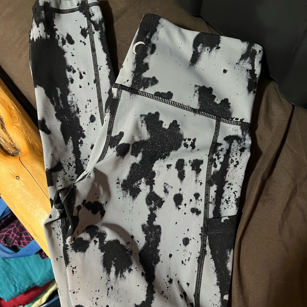 Grey and black Zyia leggings with pockets